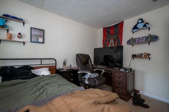 Building Photo - 187 Woodstone Dr