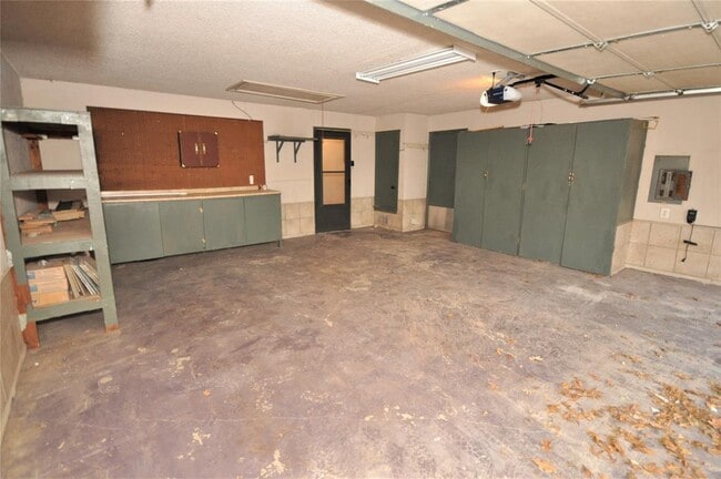 Building Photo - 1904 Papeete Dr