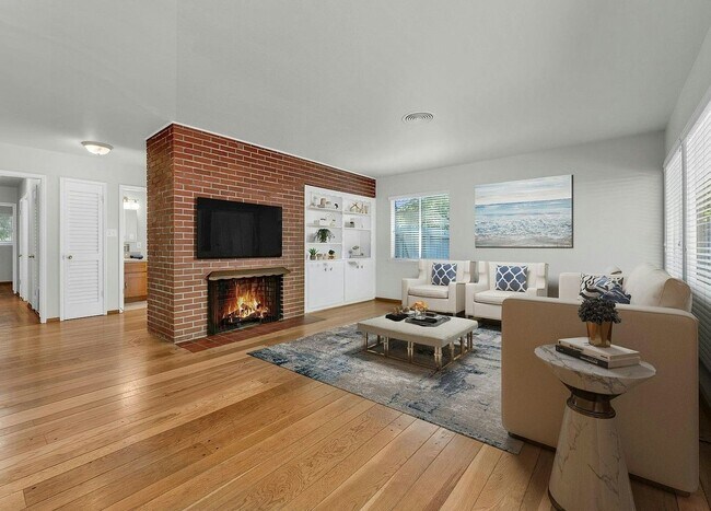 Building Photo - 8425 Pioneer Dr