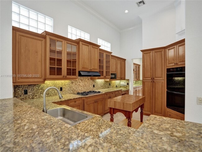 Building Photo - 16291 Bristol Pointe Dr