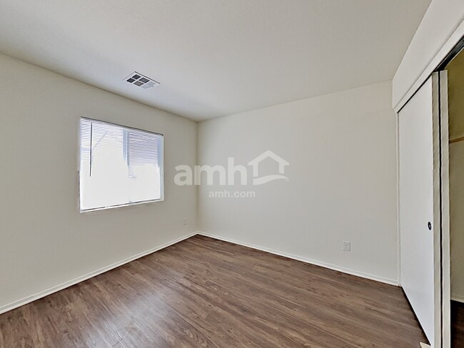 Building Photo - 1020 Maple Pines Ave