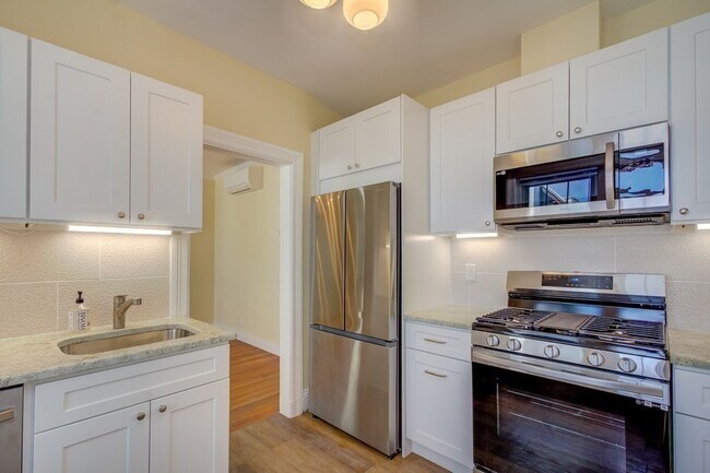 Building Photo - 321 Tappan St