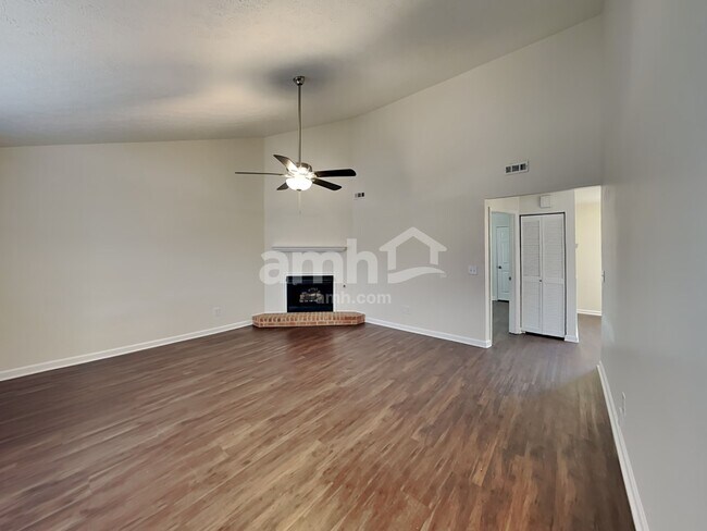 Building Photo - 112 Bradford Cir