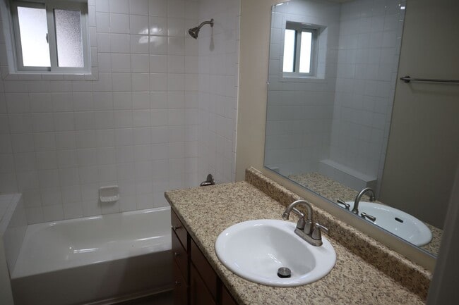 Building Photo - Fully Renovated Home You'll Want To See!