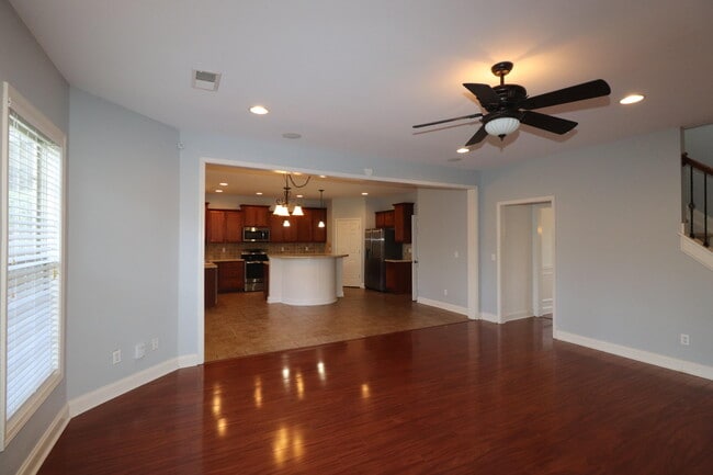 Building Photo - 417 Courchelle Dr