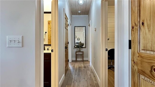 Building Photo - 374 Prince Dr