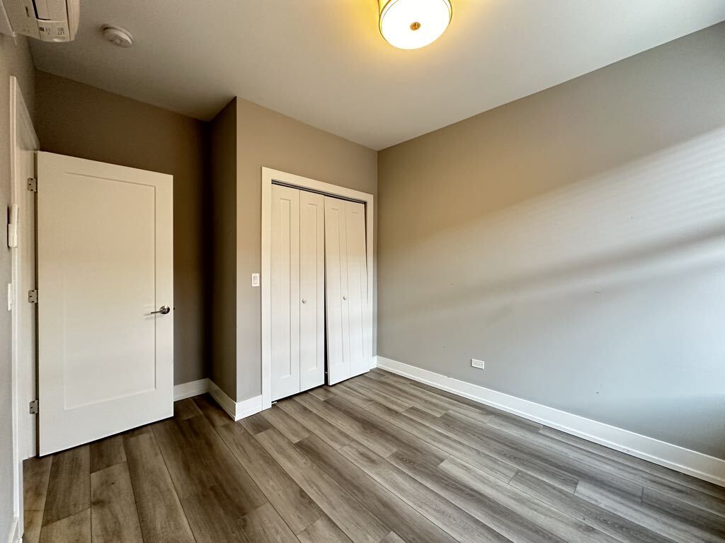 Building Photo - 3934 N Janssen Ave