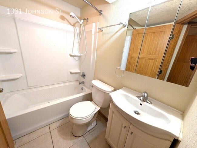 Building Photo - 1331 Johnson St