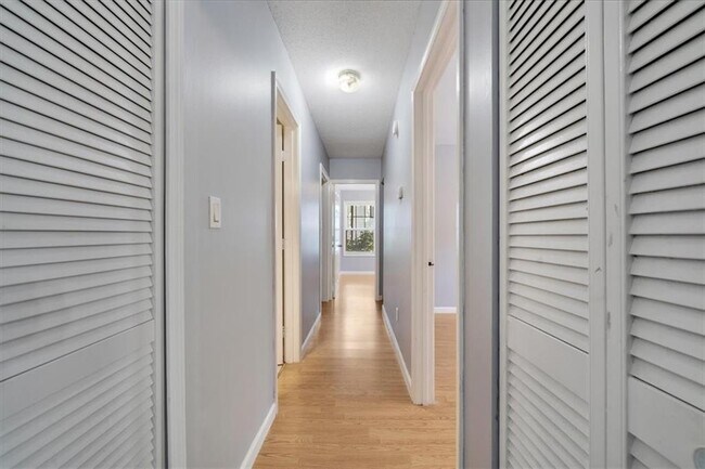 Building Photo - 3599 Woodbriar Cir