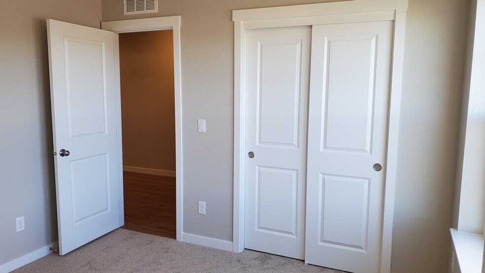 Building Photo - 16918 N Gwinnett Ave