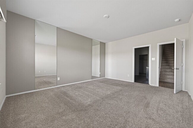 Building Photo - 14432 Sugar Pines Dr