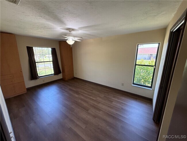 Building Photo - 3632 N Honeylocust Dr