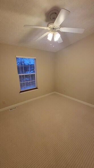 Building Photo - 2158 Kenyon St. N.E.