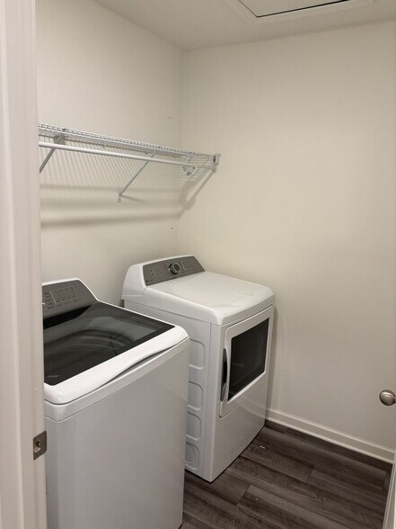 Building Photo - 419 Matera Dr NW