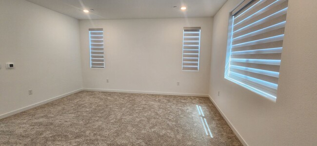 Building Photo - Brand New 4 Bedroom 3 Bathroom Home in Elk...