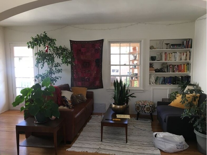 Building Photo - 4557 Alumni Ave