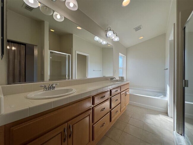 Building Photo - 2249 Zittel Dr