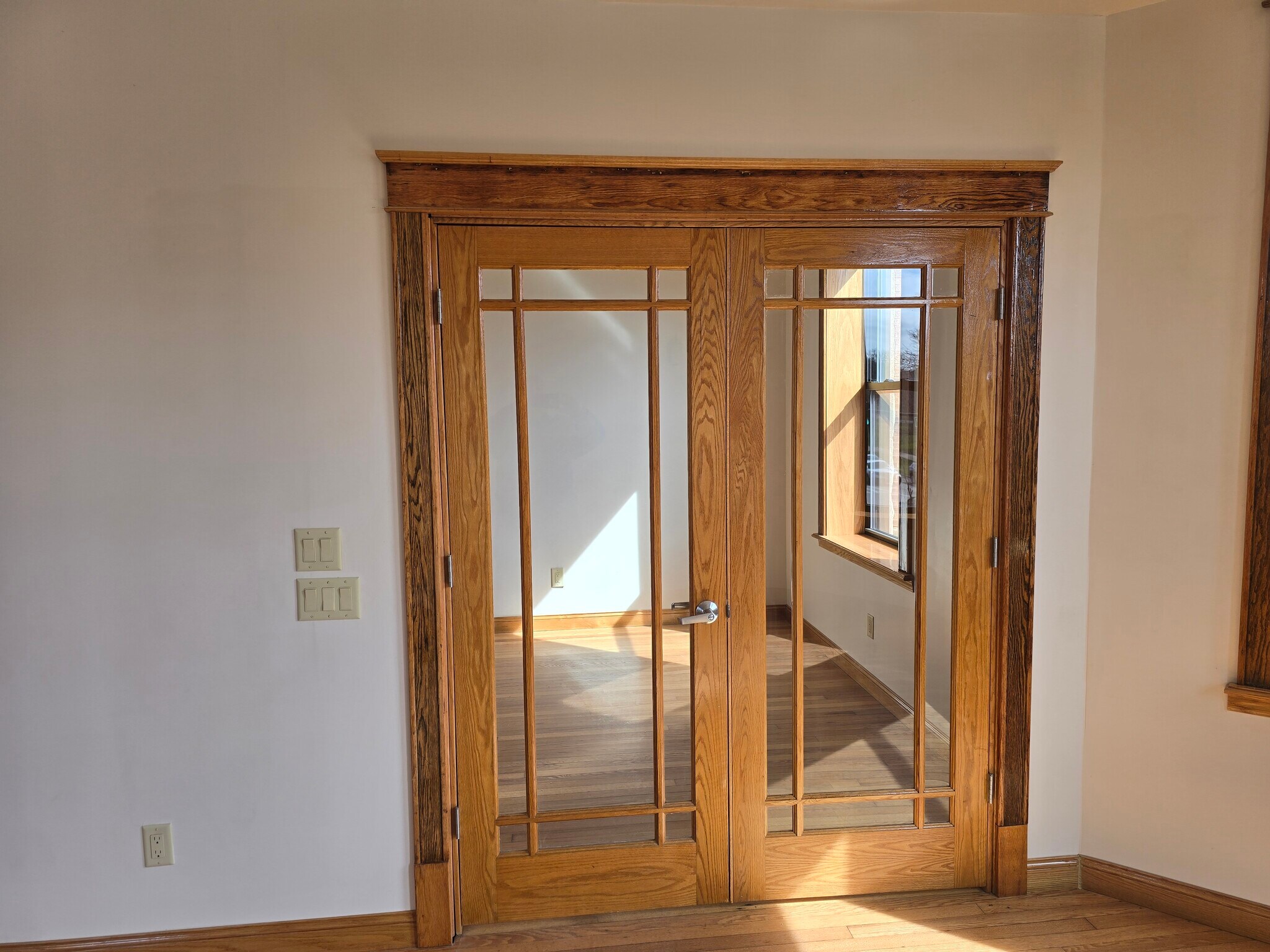 Double doors to front bedroom/office - 1204 N Kedzie Ave