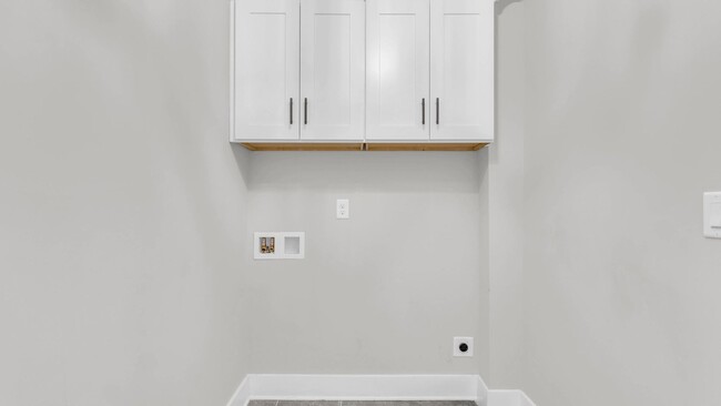 Building Photo - New Build 3 Bed, 2.5 Bath, 2 Car Garage + ...