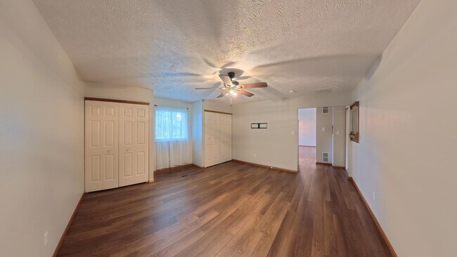 Building Photo - 304 Erin Dr