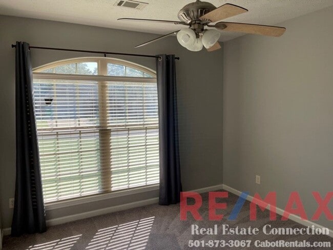 Building Photo - Sorry No Smoking and Pets Permitted with R...
