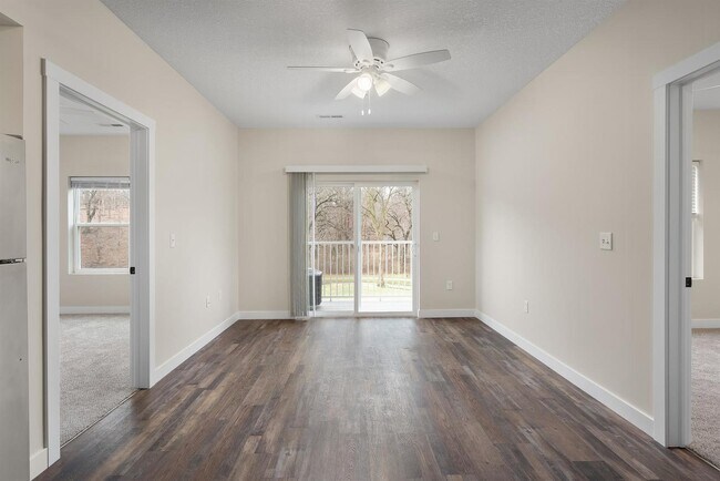 Building Photo - 1176 Devils Glen Rd