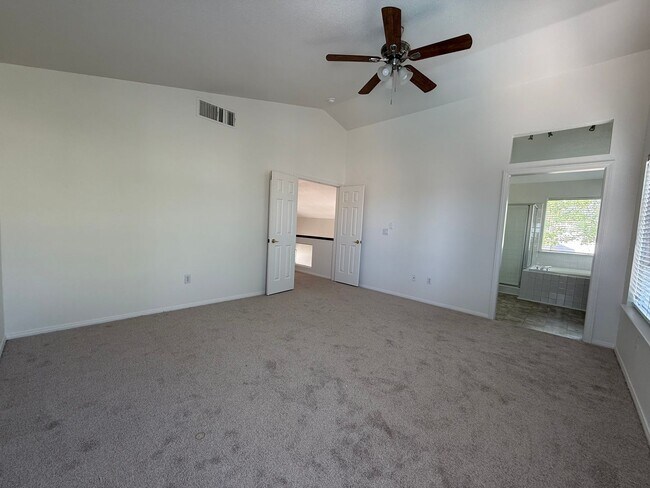 Building Photo - Highly desirable North Summerlin single-fa...