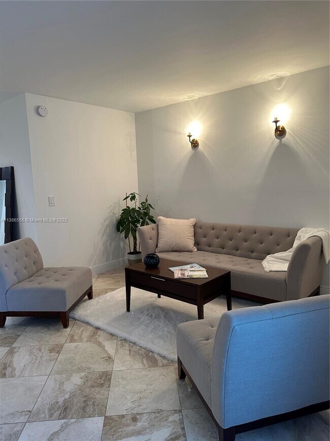 Building Photo - 2301 Collins Ave