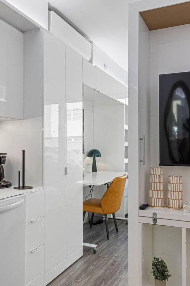 Building Photo - 12607 Larchmere Blvd