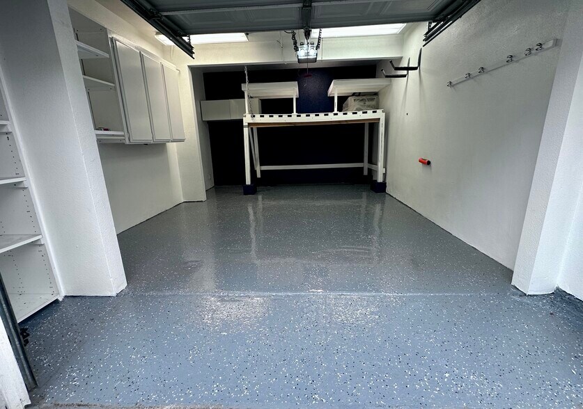 Building Photo - 500 Manhattan Ave