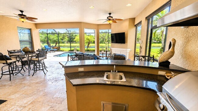 Building Photo - 2519 Vaccaro Dr