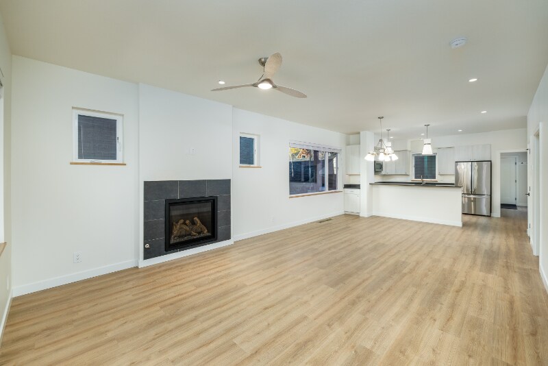 Building Photo - 410 S 9th Ave