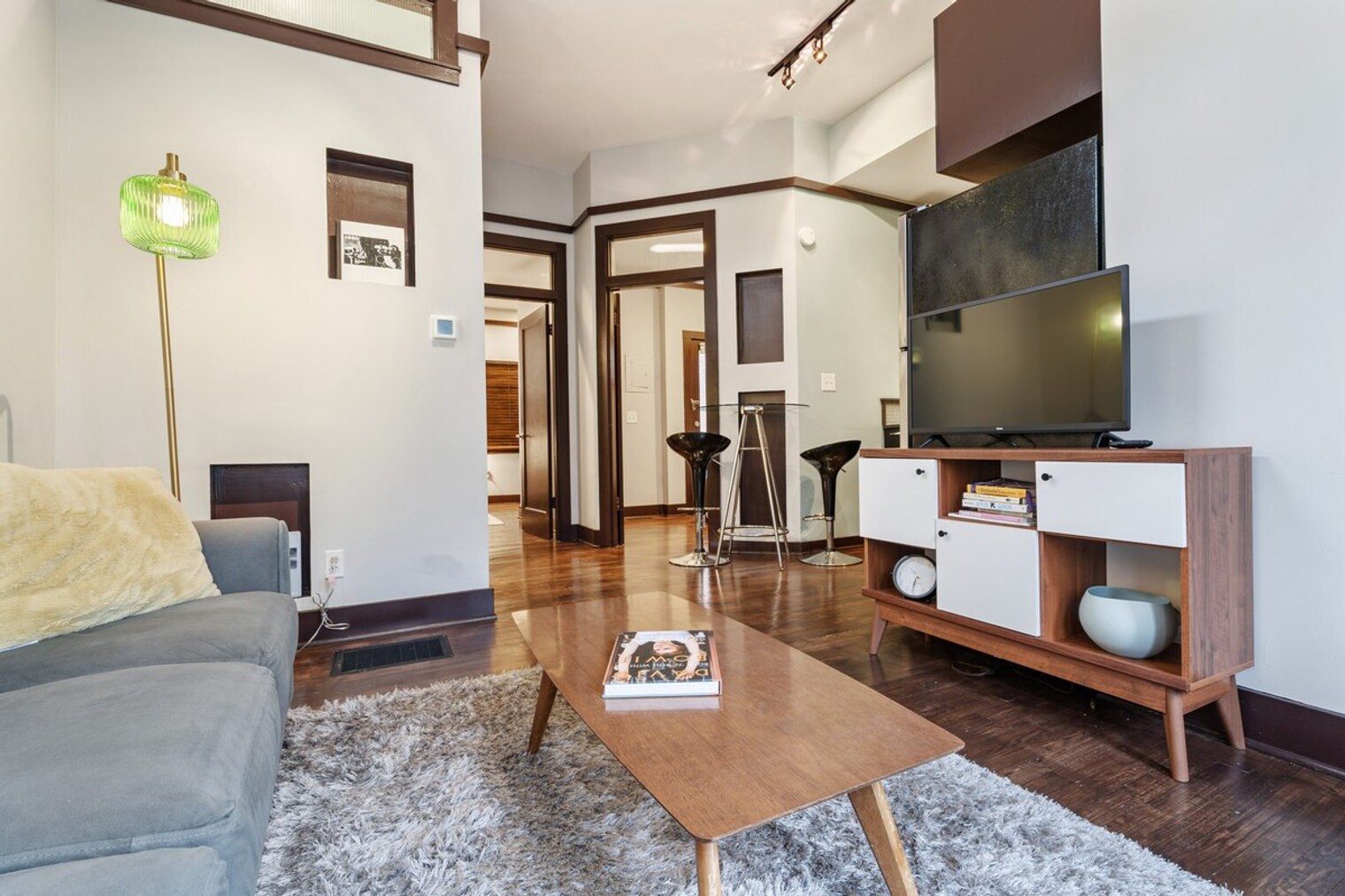 Building Photo - 1208 E Thomas St