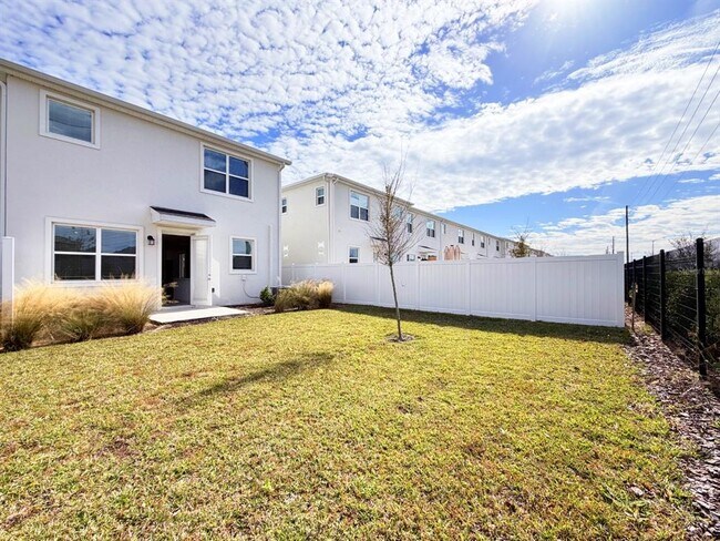 Building Photo - 398 Bogey Dr