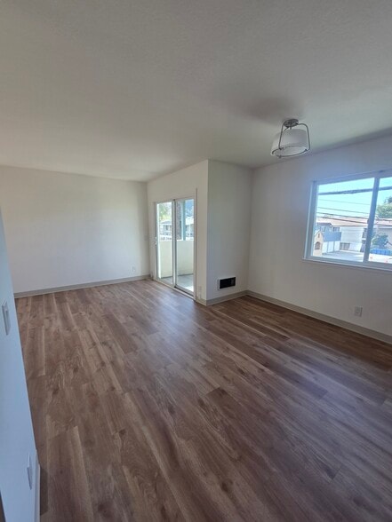 Building Photo - 3124 Yosemite Ave