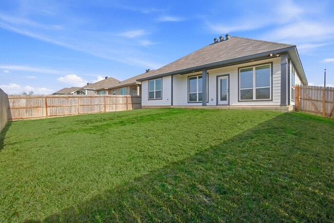 Building Photo - 1318 Kingsgate Dr