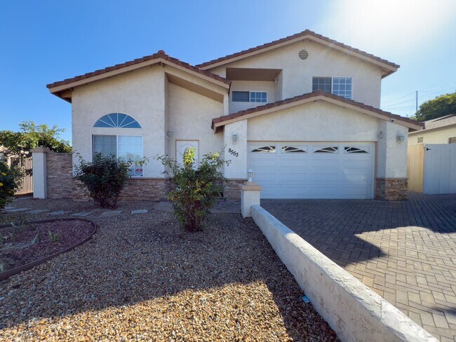 Primary Photo - Beautiful 4 Bedroom, 3 Bath Home in Lemon ...