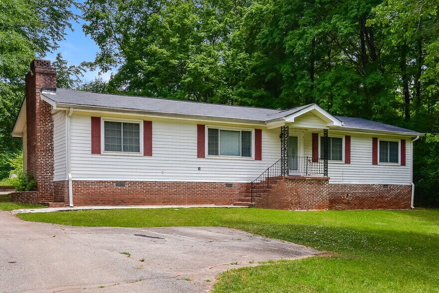 Building Photo - 160 Swan Lake Dr