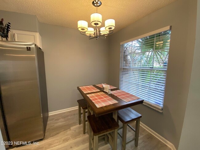 Building Photo - 11840 Ashbrook Cir N