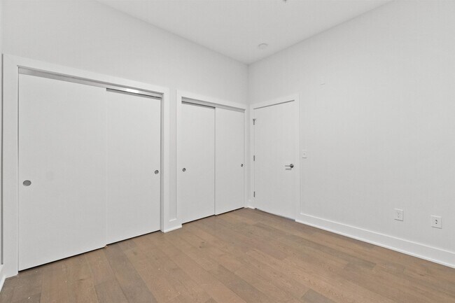 Building Photo - 250 Ave E