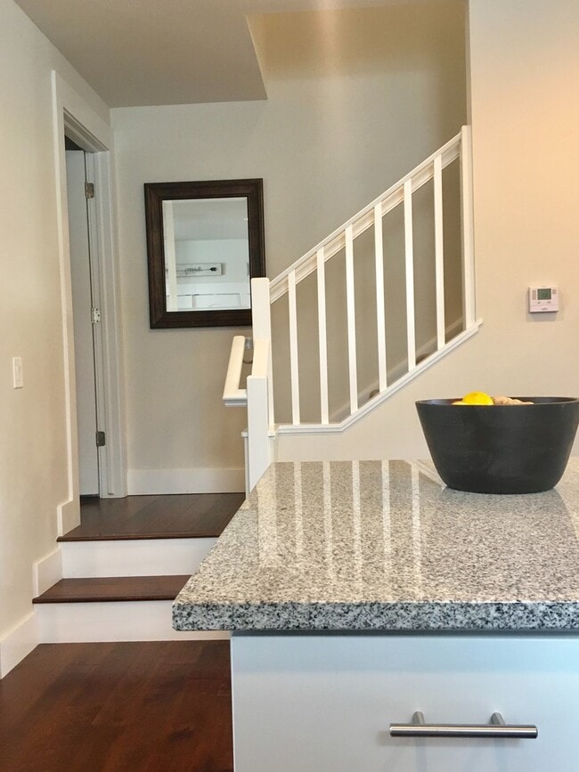 Building Photo - Luxury in Old Town Lafayette for Lease! MU...