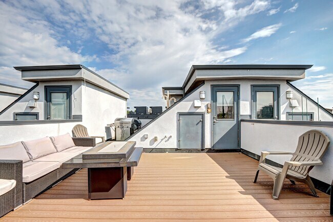 Building Photo - 1623 Julian St