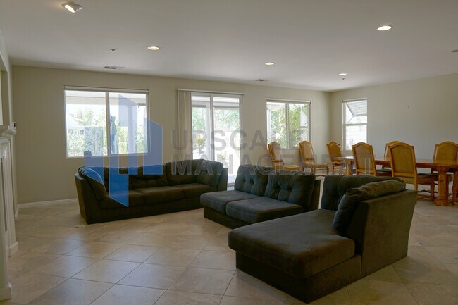 Building Photo - 2029 Savanna Way