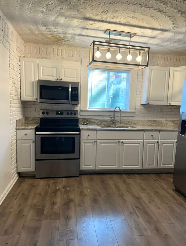 Building Photo - 600 Harbour N Dr