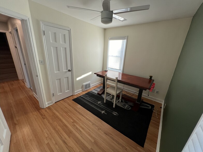 Building Photo - 7314 James Ave S