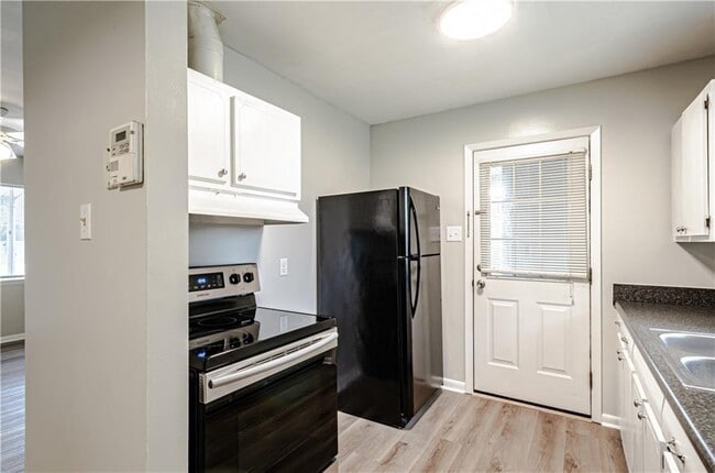 Building Photo - 4339 Binghamton Dr