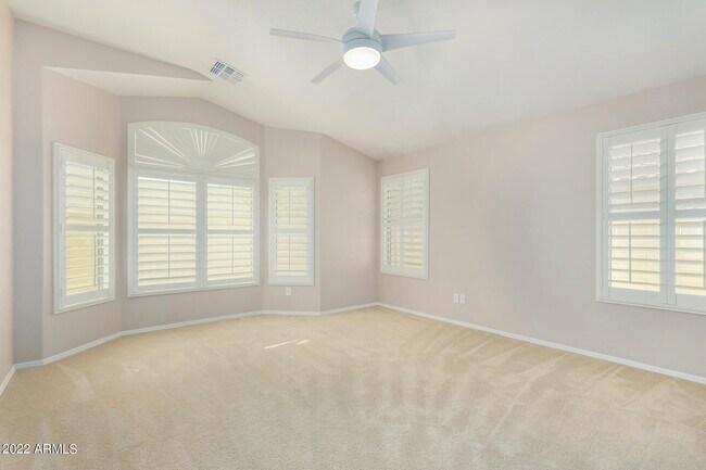 Building Photo - 433 E Jasper Dr