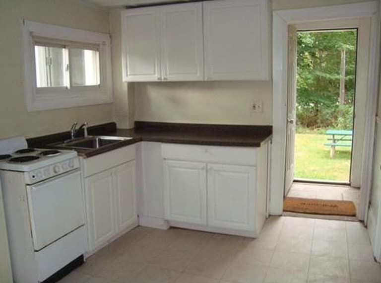 Building Photo - 8 Main St