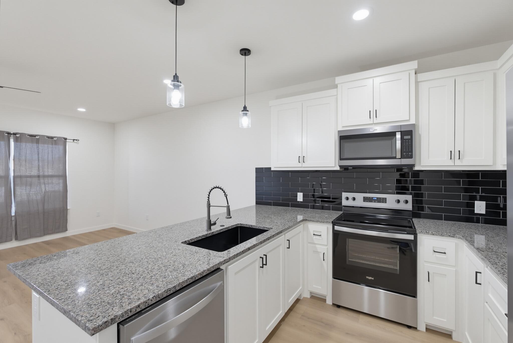 Building Photo - 7659 Lake Ridge Pky