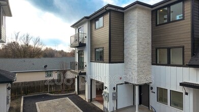 Building Photo - 4632 N Iota Ln